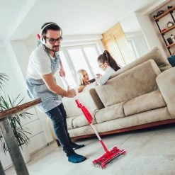 Akkubesen In Rot/Silber- (B)29,5 X (H)126 X (T)14,5 Cm -Relaxdays relaxdays akkubesen in rot silber b 29 5 x h 126 x t 14 5 cm 2